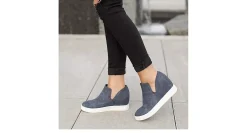 WOMENS CARDI WEDGE SNEAKER><noscript><img width=