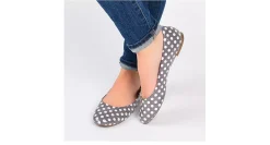 WOMENS KAVN FLAT><noscript><img width=